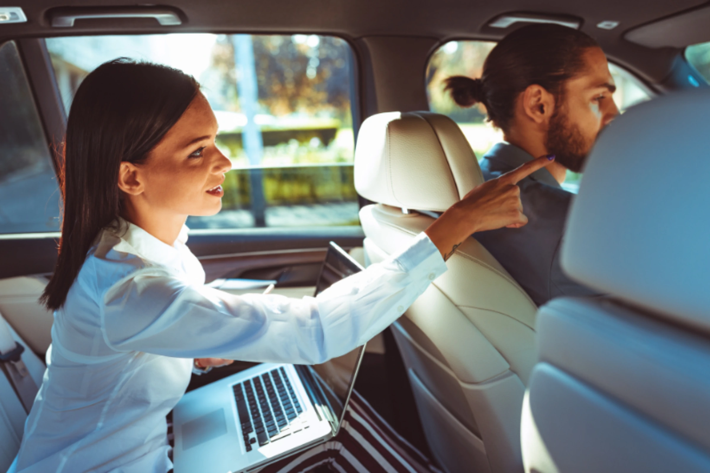 Travelling Alone at Night in Rajkot? Best Cab Services for Girls